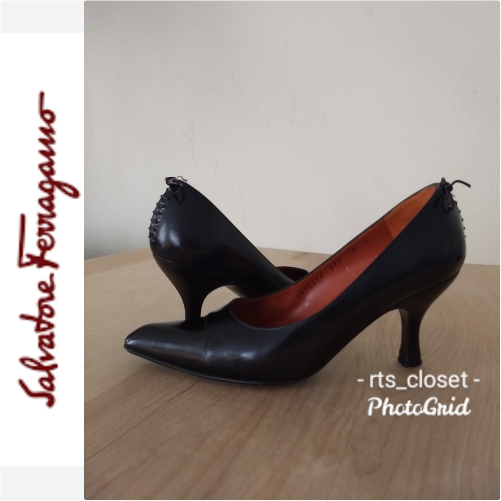 Salvatore Ferragamo Black Pump with Bow Detail